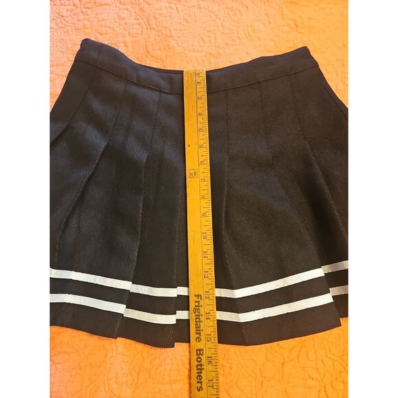 H&M Divided Cheerleader Pleated Black Skirt w/White Stripes Size 8 Womens - Picture 7 of 7